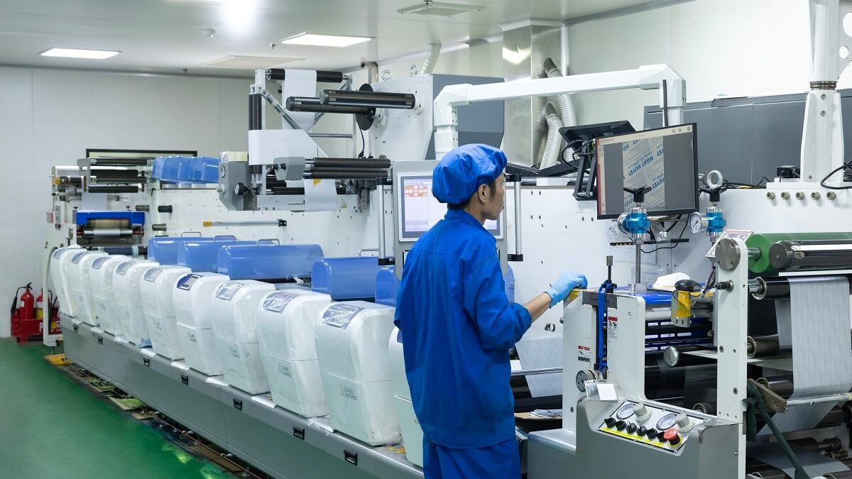 Dây chuyền máy in ống đồng tự động 8 đến 10 màu tại nhà máy Đông Âu